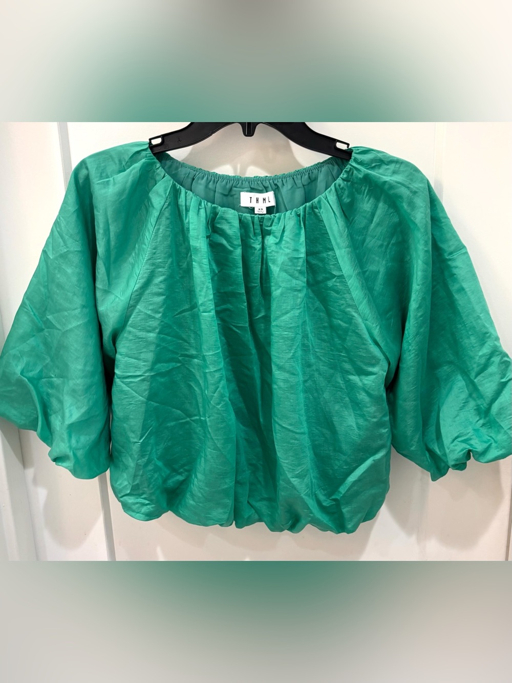 THML Green Silk Gathered Neck/Sleeve/Hem Blouse, size XS in mint condition